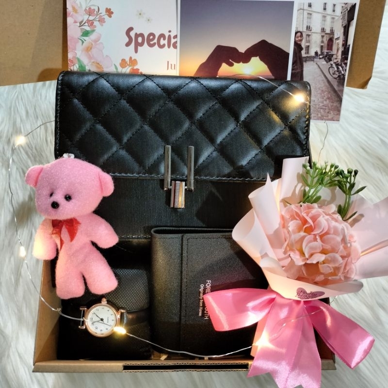

Hampers bag gift kado cewek birthday ulang tahun