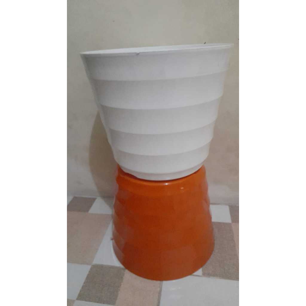 Pot tanaman hias  lavenia mado 32 cm  tebal dan cantik , pot  lavenia mado 32 cm / pot mado 32 cm / 