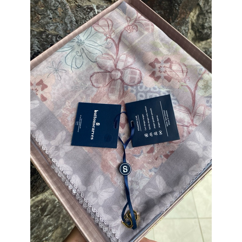TDP VIOLA BUTTONSCARVES NEW