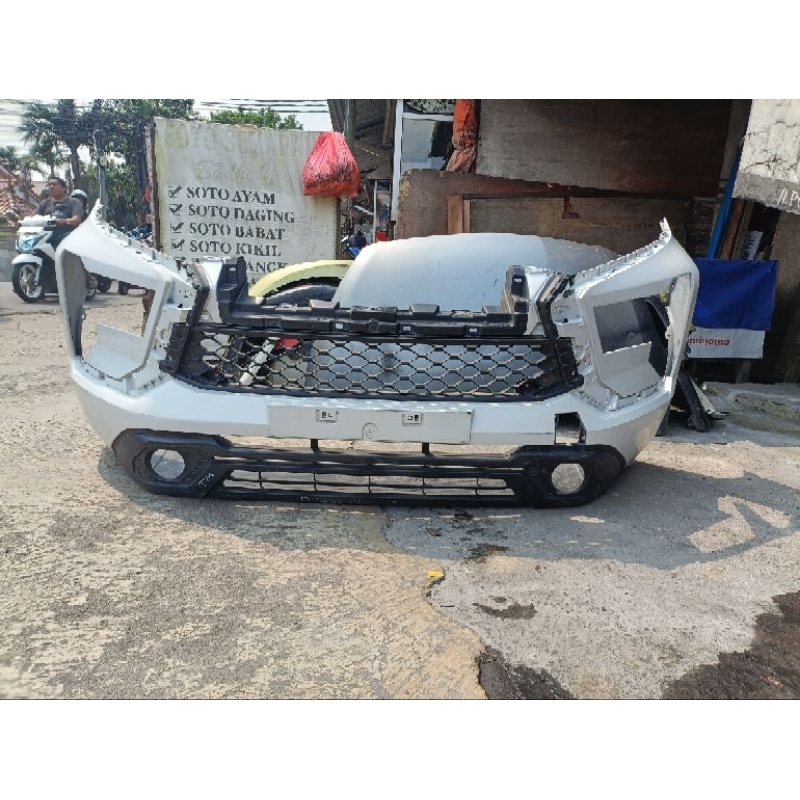 bumper,bemper depan xpander 2022_2025
