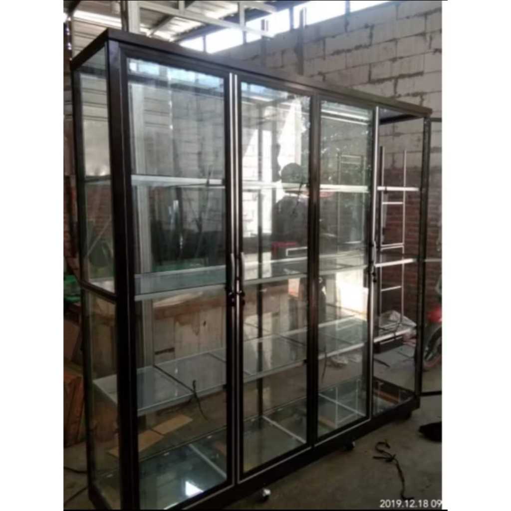 Lemari Panjang Hias/Lemari Kaca Serbaguna/Lemari Display Alumunium