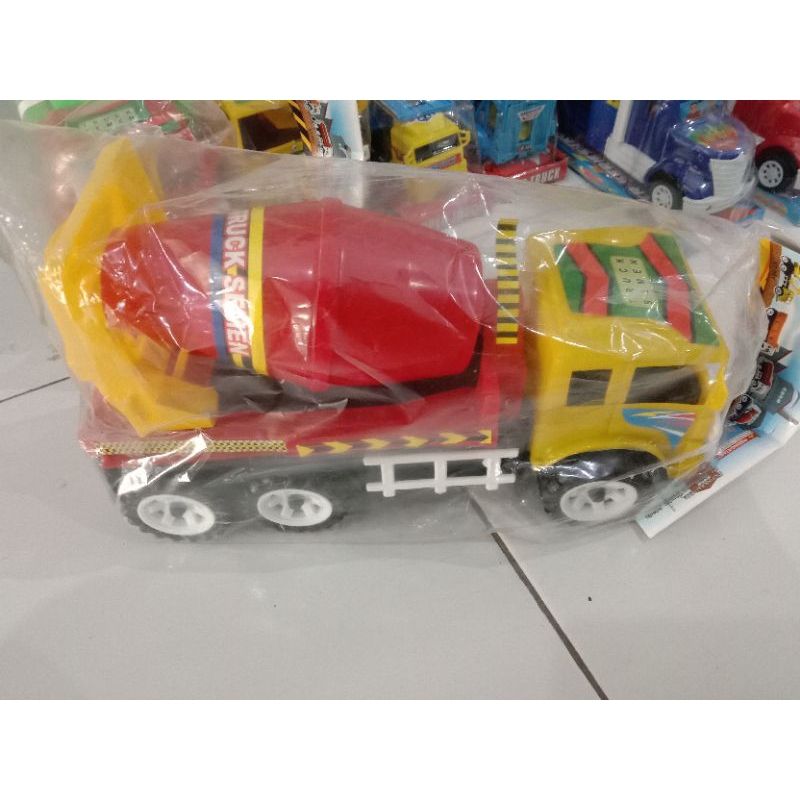 Mainan Anak Truk Molen Sedang