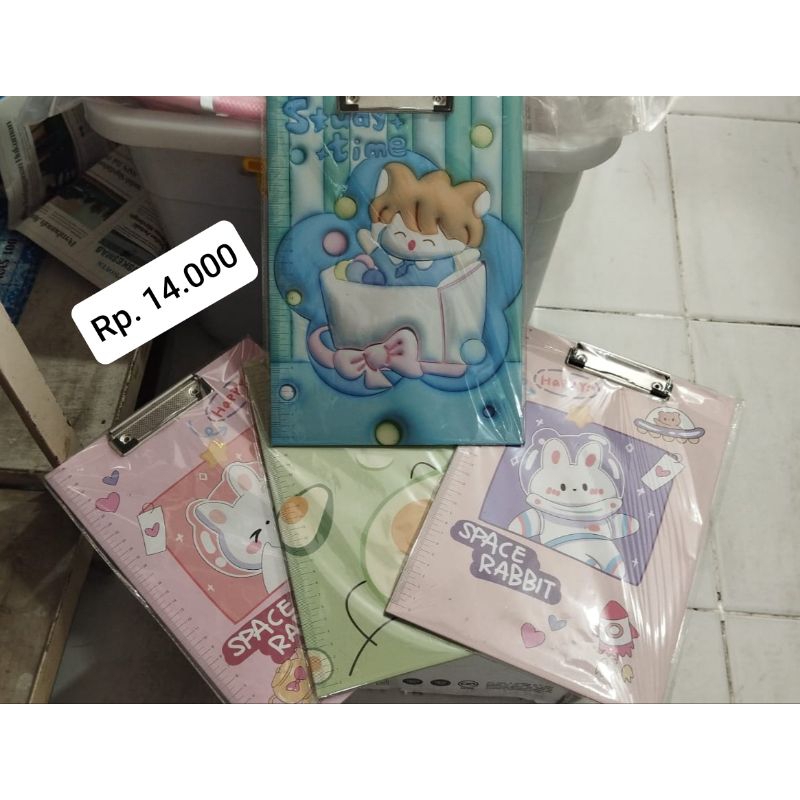 

CLIPBOARD PAPAN JALAN KARAKTER LUCU UKURAN A4