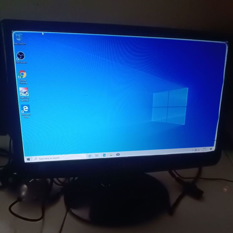 LED SAMSUNG 16" MONITOR KOMPUTER