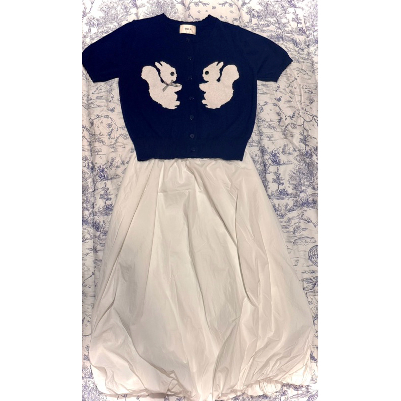 Setelan Rajut dan Rok Balon