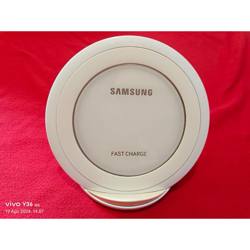 Samsung Wireles charger Model EP:NG930 fast charging