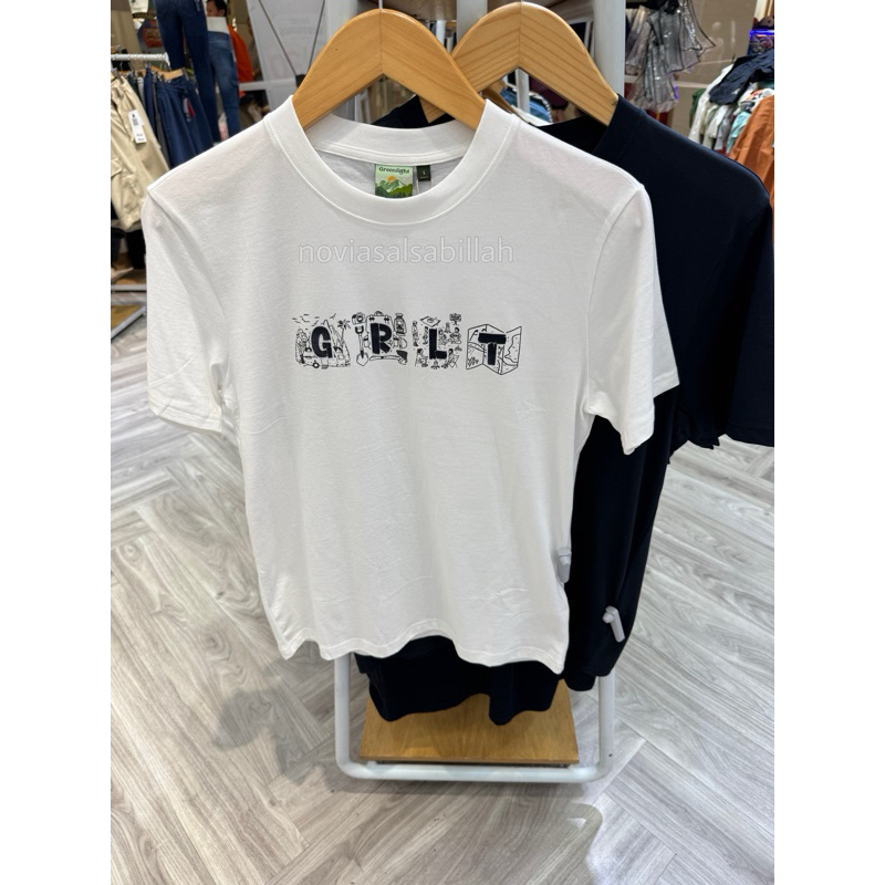 KAOS GREENLIGHT PRIA LOGO SCRIPT CAMPSITE ORIGINAL 100% (Slimfit)