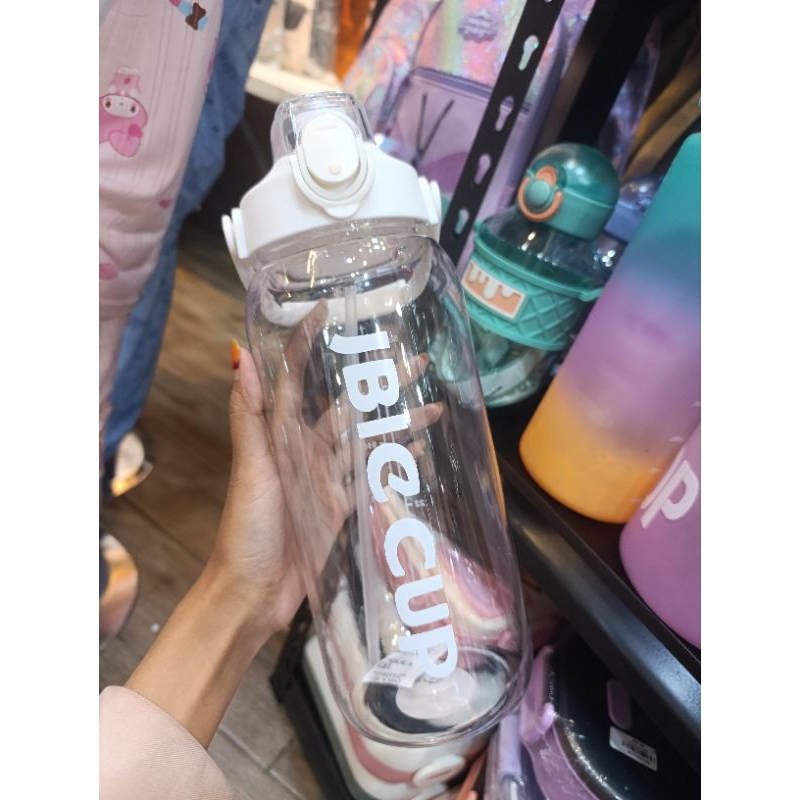 Botol minum sedotan besar 1800 ml cara minum