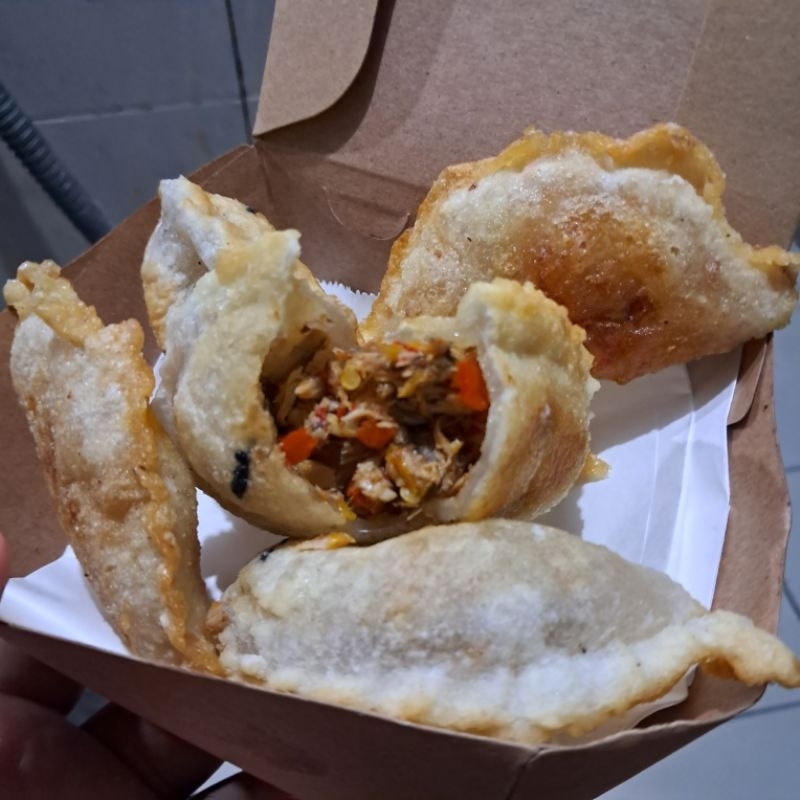 

5 pcs Cireng Isi Ayam Suir Cakalang Pedas Frozen