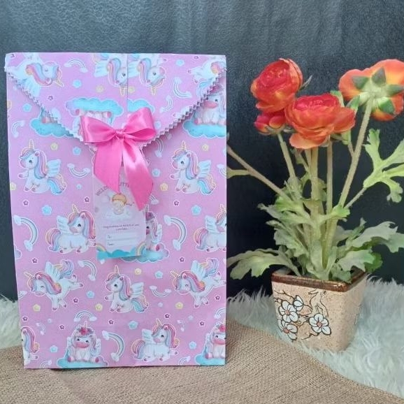 

kertas kado bentuk tas