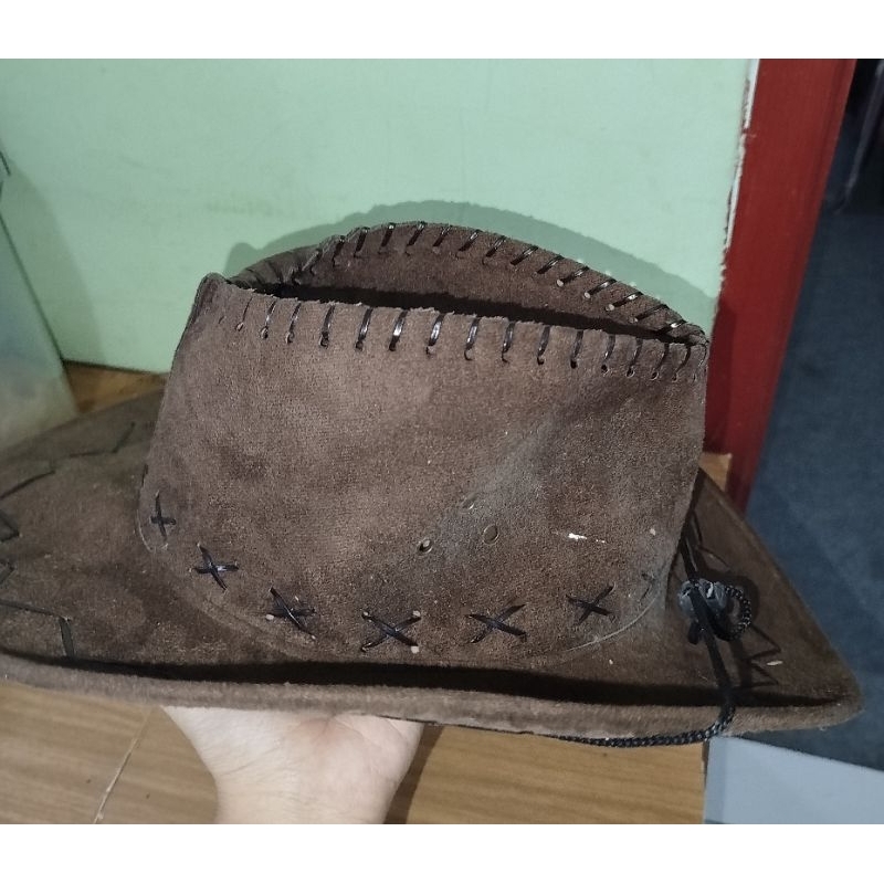 [PRELOVED] TOPI COWBOY/TOPI MURAH/RAK SEPATU/TEMPAT BERAS