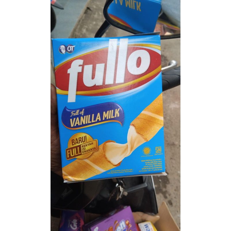 

Cemilan fullo wafle roll