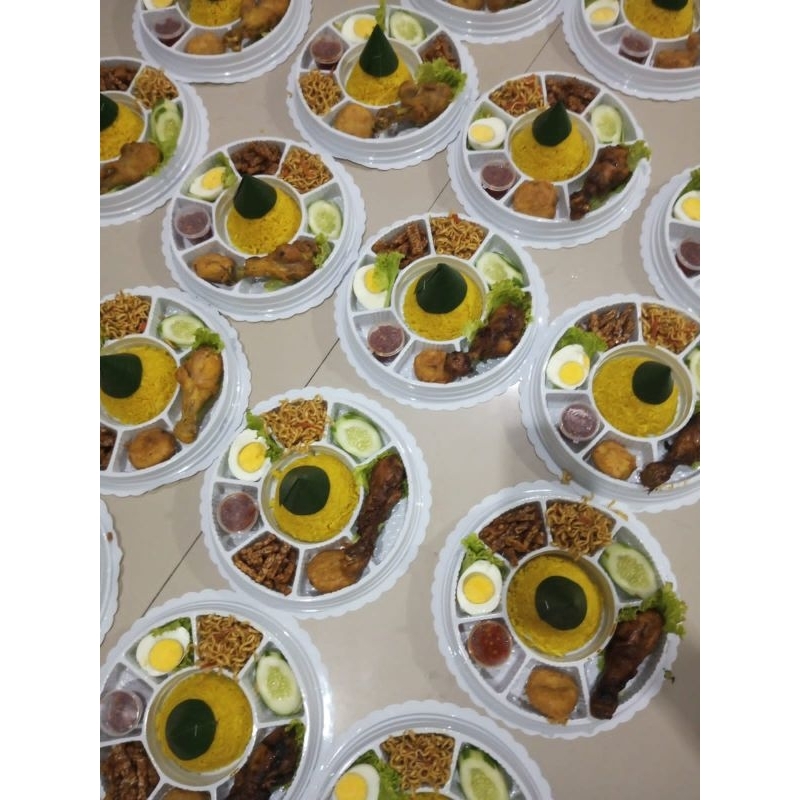 

Nasi Kuning Tumpeng Mini