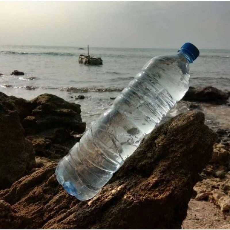 

AIR LAUT ASLI LANGSUNG DARI LAUT PALABUHANRATU PER BOTOL UKURAN 1 LT