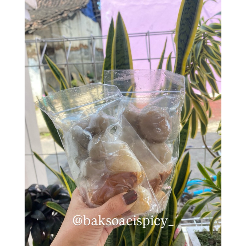 

BAKSO ACI ISI AYAM SUWIR + CHILI OIL