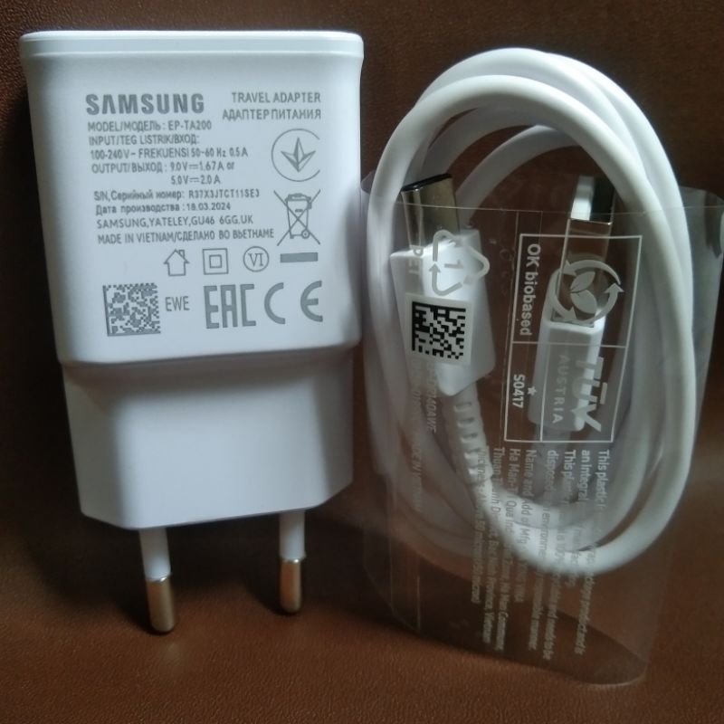 CHARGER SAMSUNG ORIGINAL 100% 15 WATT FAST CHARGING ORI ASLI INDONESIA INDO/ EP-TA200 / 15W / PUTIH 