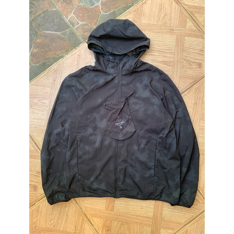 JAKET UNIQLO POCKETABLE/JAKET UNIQLO RUNNING/JAKET OUTDOOR UNIQLO/JAKET PARASUT UNIQLO NOT AIRSM/UNI