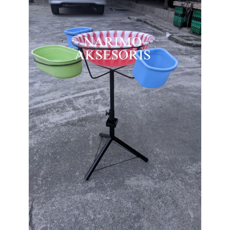 Tempat makan minum ternak burung murai batu