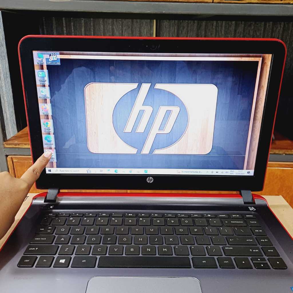 Laptop HP Pavilion 14-AB131TX, Core i5 - 6200U, 8/500GB+128GB, #VGA, Red LIKE NEW