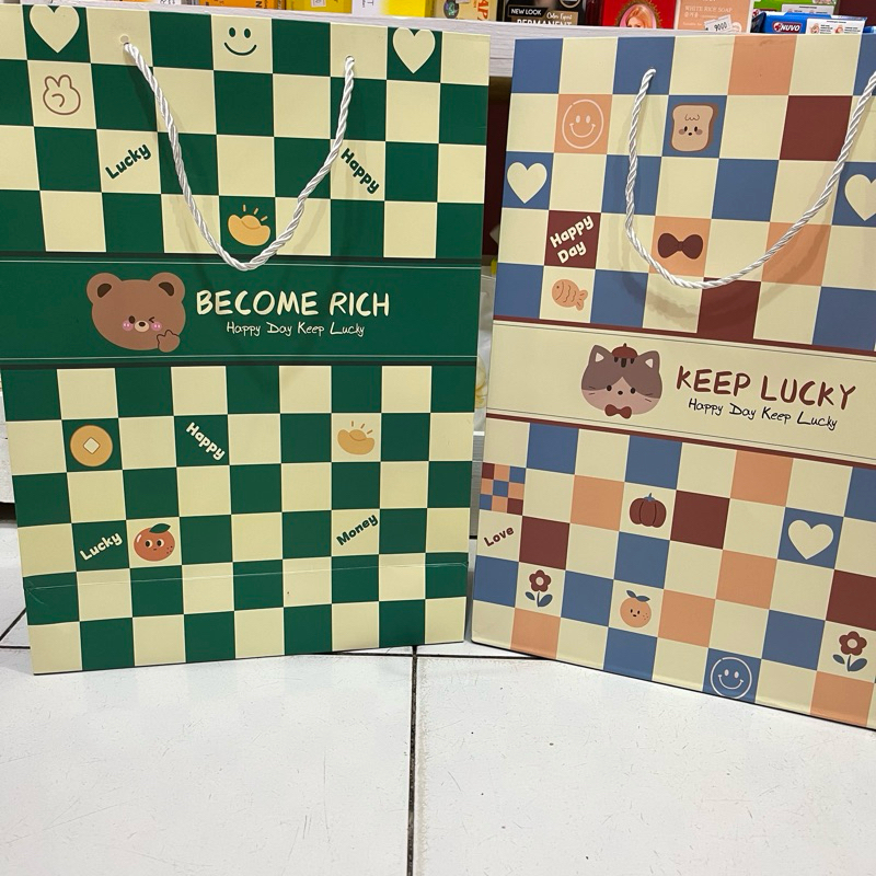 

TNstore_Paperbag / Tas Kado berbagai motif size 30x41,5x12cm