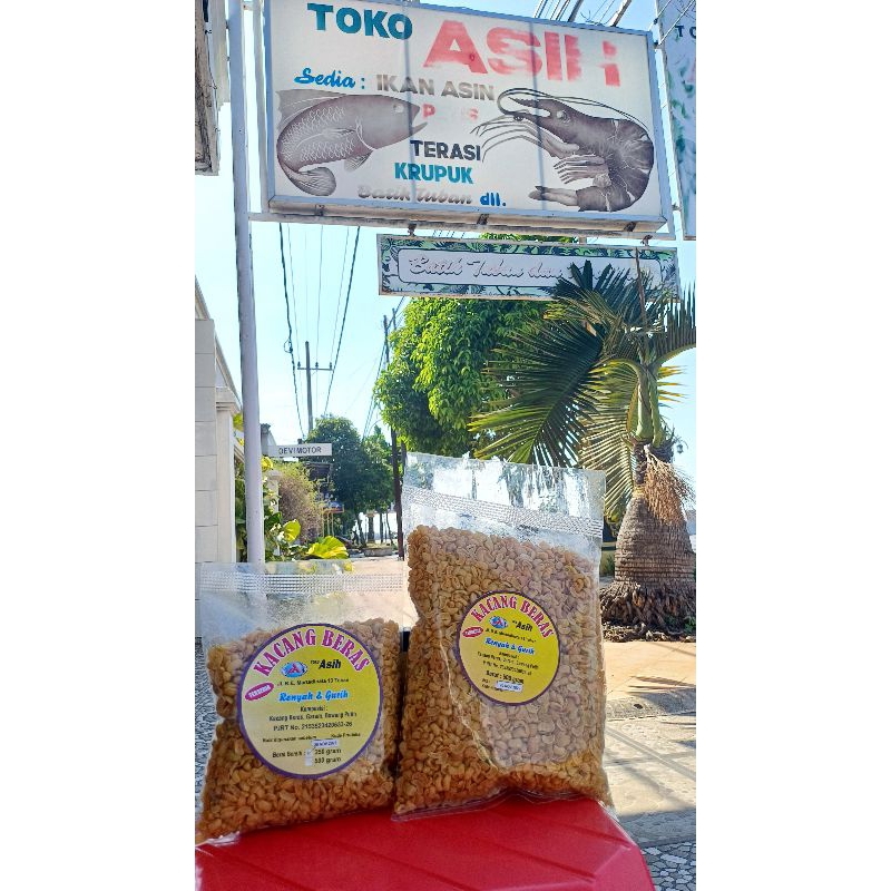 

Kacang Beras / Kacang Otok Kupas Gurih 500gr (Matang) - Toko Asih