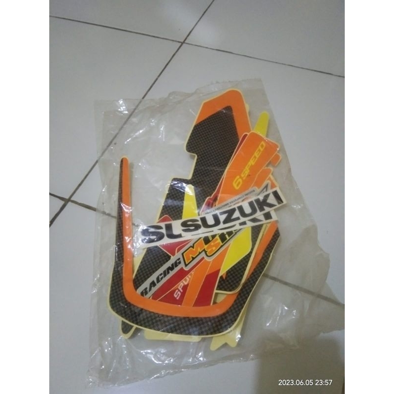 striping satria lumba merah putih