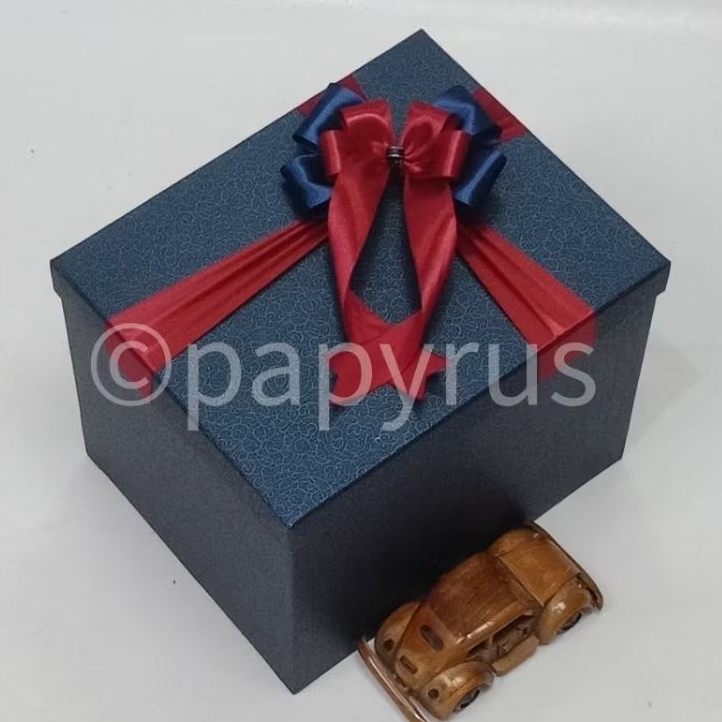 

PAPYRUS 20x25 Tinggi 20cm Kotak Kado Gift Box Hadiah V1