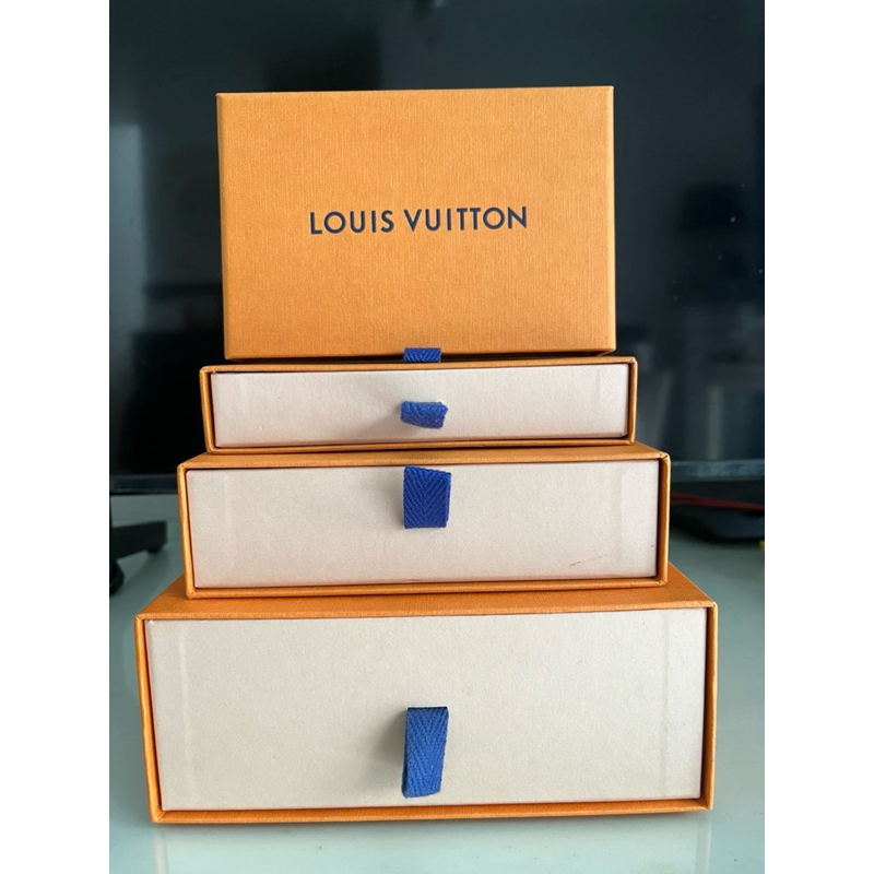 

Box lv Card Horder Authentic / Box Dompet lv ori