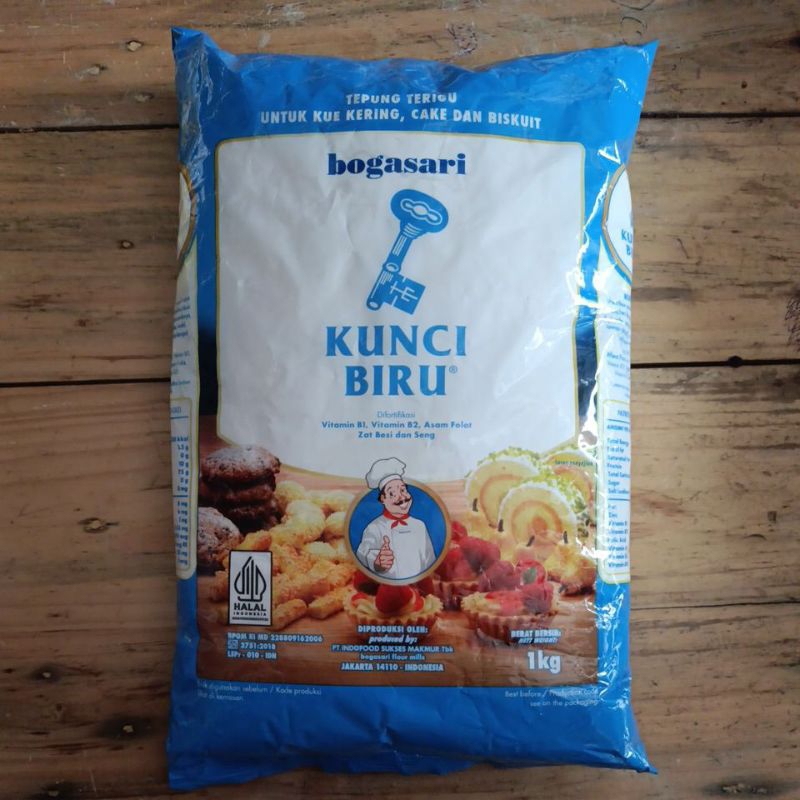 

Tepung terigu untuk kue kering, cake, dan biskuit Kunci Biru 1KG