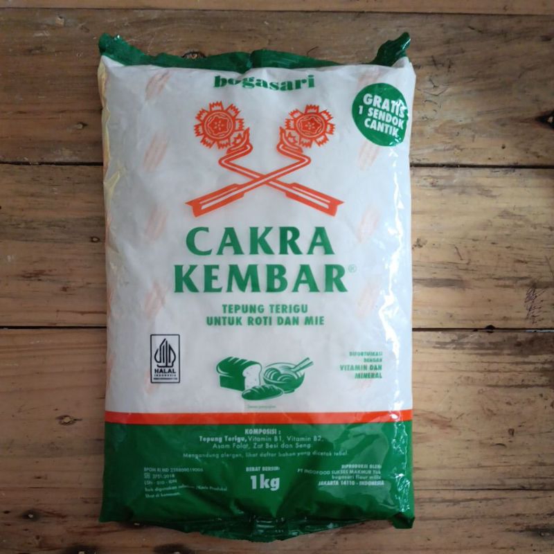 

Tepung Terigu Cakra Kembar Bogasari untuk roti dan mie 1KG