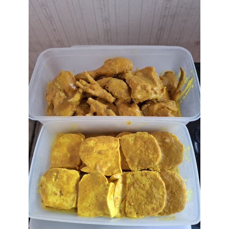 

ayam ungkep 1 ekor//tahu//tempe//bumbu asli tanpa bumbu racikan