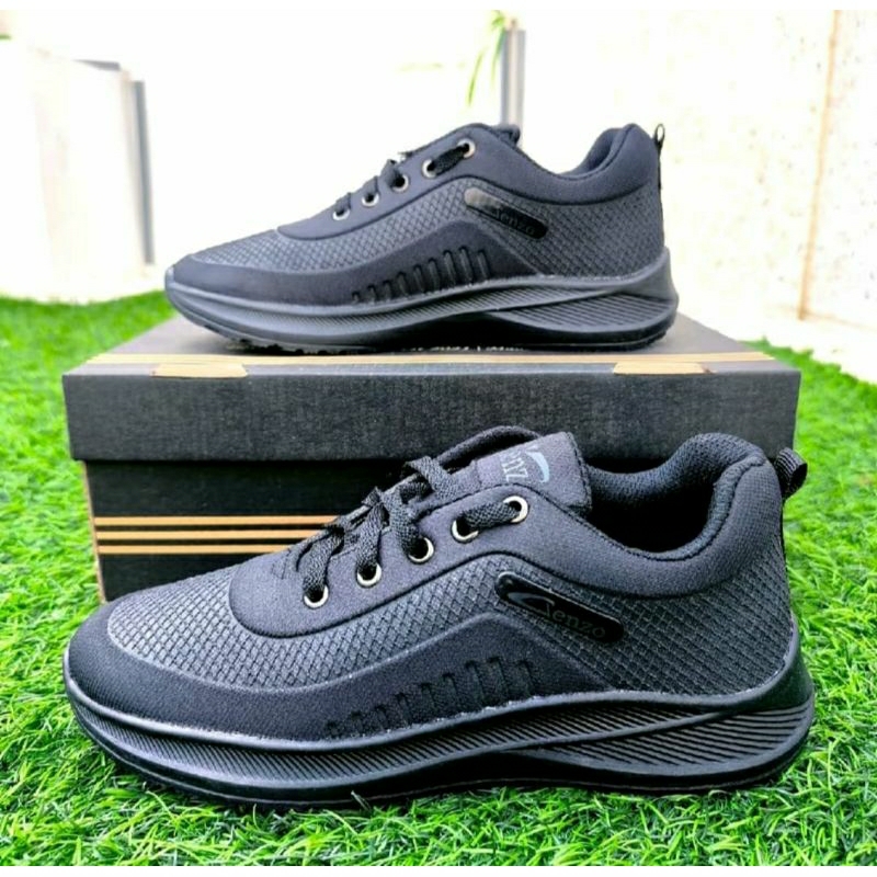 sepatu hitam polos new model sepatu sneakers olahraga pria wanita full hitam