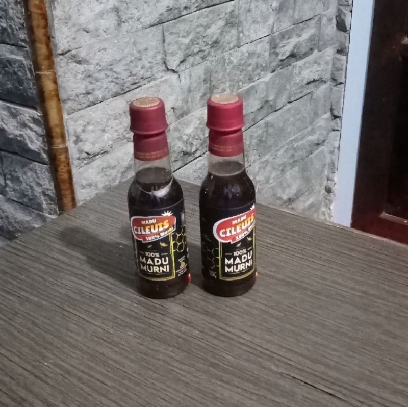 

Madu Cileuis dari bunga pohon akasia
