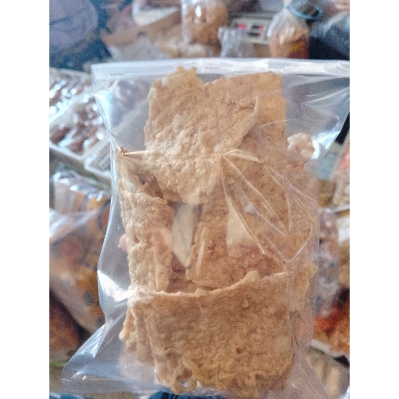 

Keripik tempe 2 varian ( kripik ORI dan sagu) jaminan kriuknya sampai gigitan terakhir best