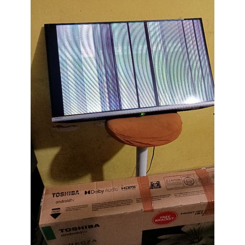 tv LED TOSHIBA 32v35KP android tv kondisi minus layar blank bergaris