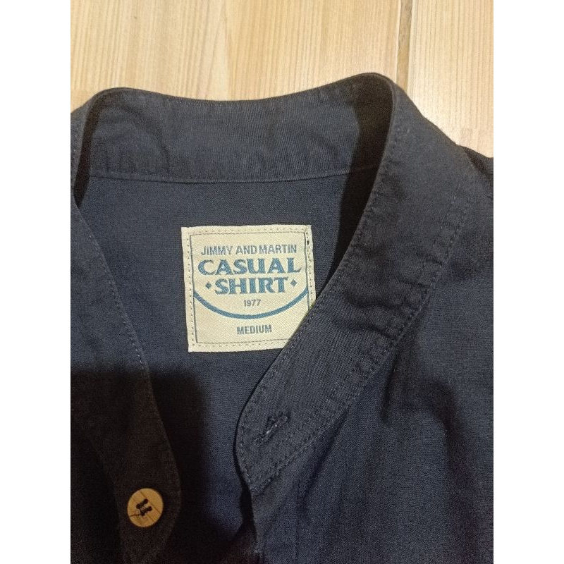 Kemeja Collarless jimmy and martin