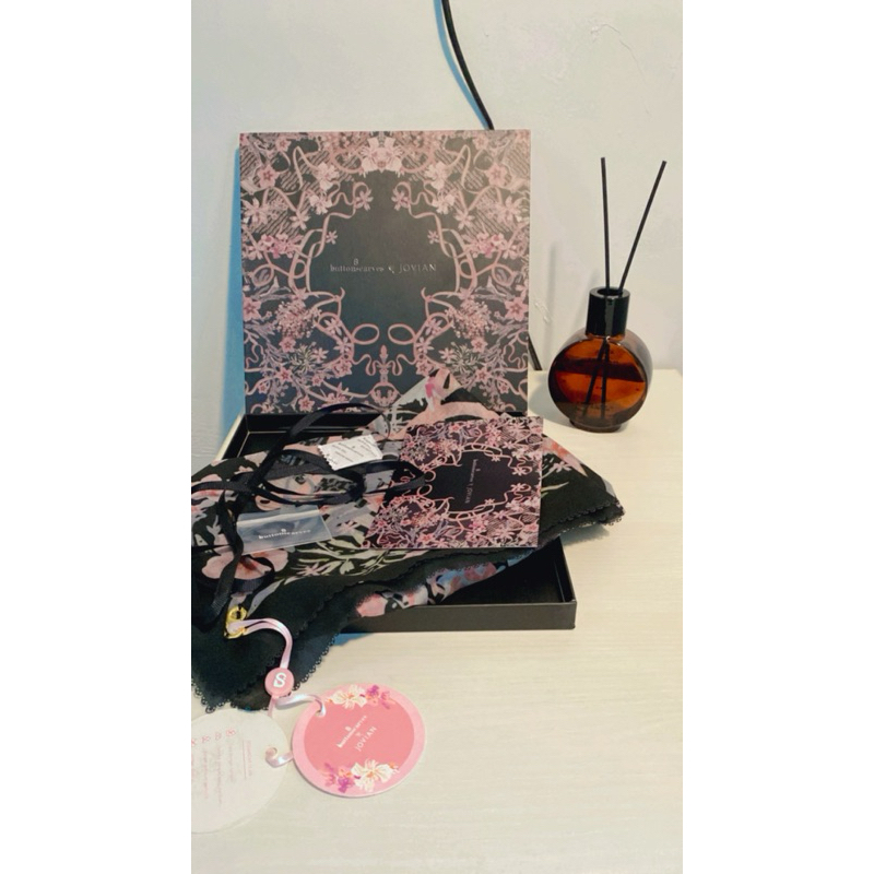 Paradiso VOile Square Buttonscarves New-Black (baca deskripsi)