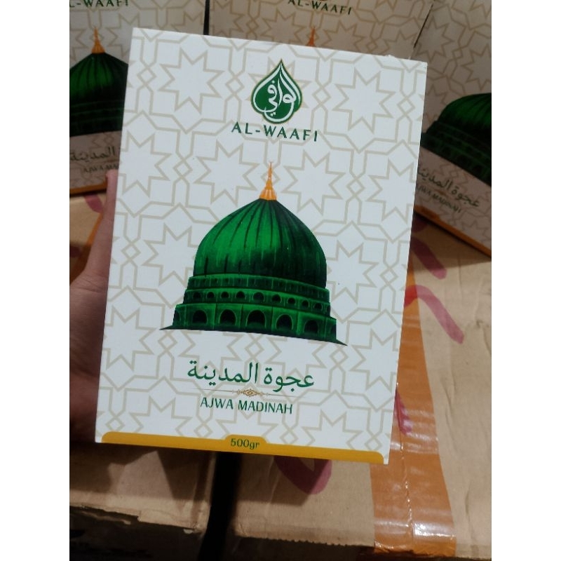 

Kurma Ajwa Alwafii premium ukuran 500gr