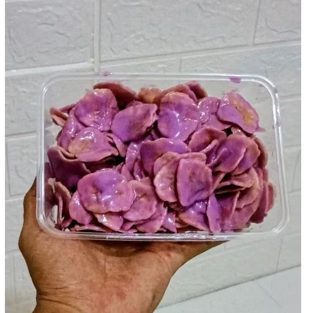 

KERIPIK PISANG LUMER RASA TARO kemasan 500 ml. berat 150 gr.