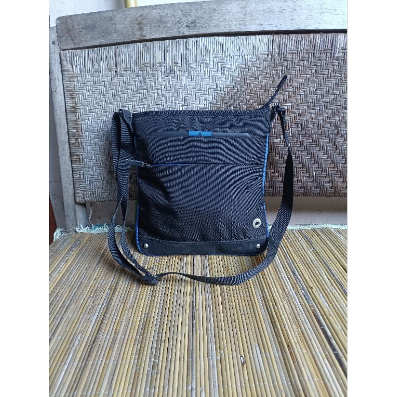 Tas Selempang LeCoq Sportif