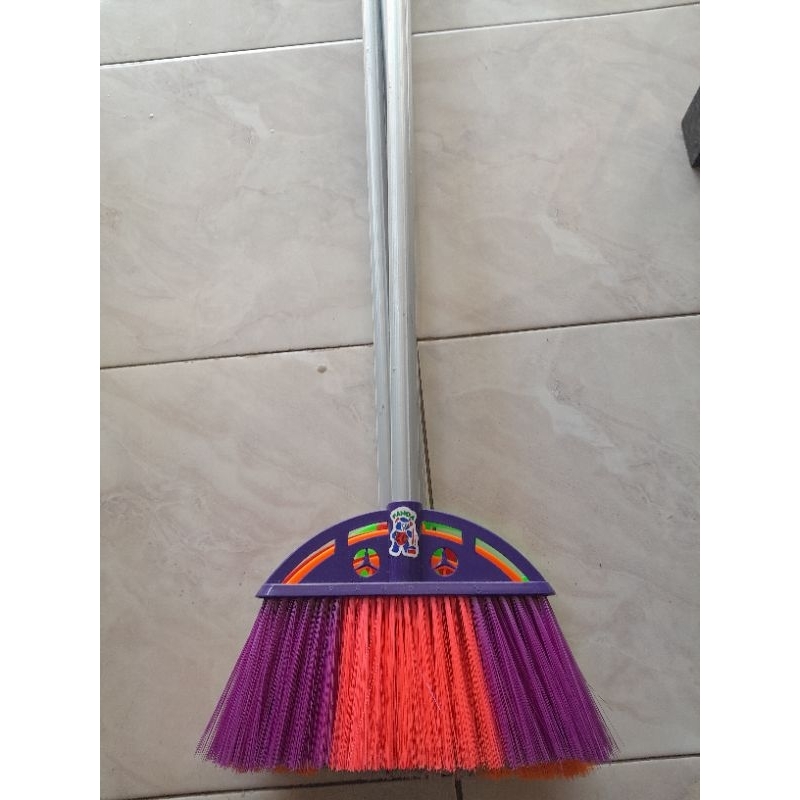 Sapu plastik cap panda