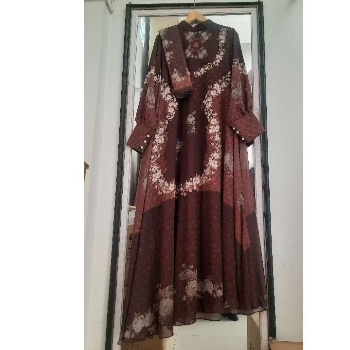 set dress SHELLA SAUKIA