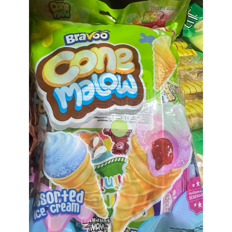

Permen Cone Malow Marshmallow bentuk Ice Cream selai stroberi strawberry dan blueberry
