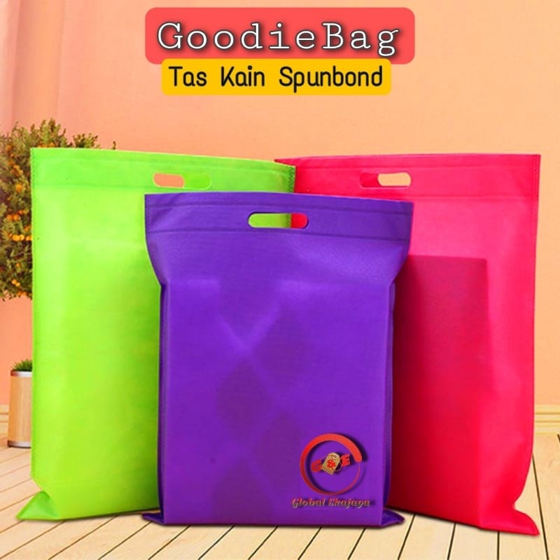 

Kodian Isi 20 Tas Kain Spunbond Goodie Bag Oval UK Besar Sedang Kecil ToteBag Ultah Souvenir Hajatan