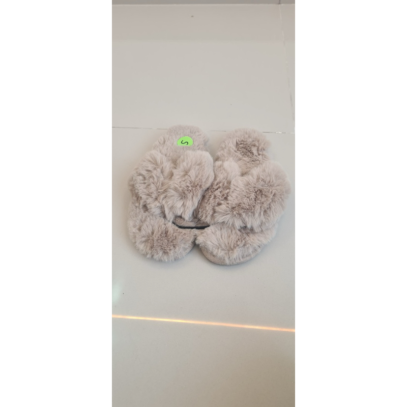 Sendal rumah korea premium, sendal bulu wanita, sendal bulu premium, sendal bulu ukuran 35, sendal b