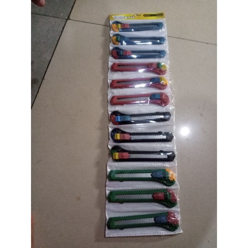 

Cutter Pisau pemotong