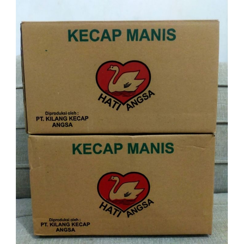 

Kecap Manis cap dua angsa, refill/pouch 600 ml - 1 dus/karton isi 12 pcs