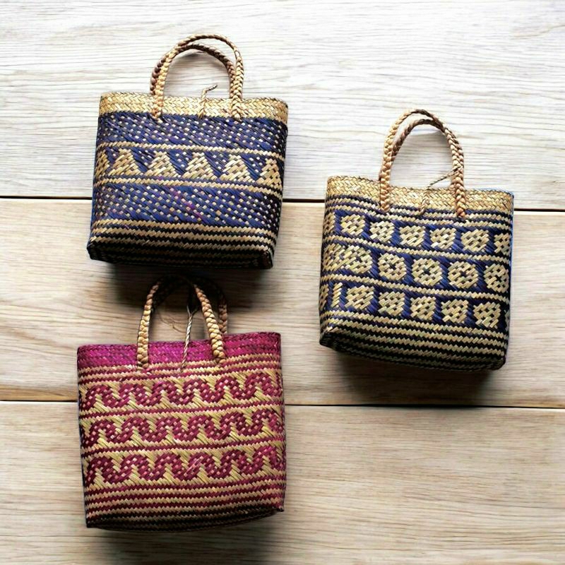 Tas Purun Anyaman Tas Tenteng Wanita Etnik Kalimantan Handmade