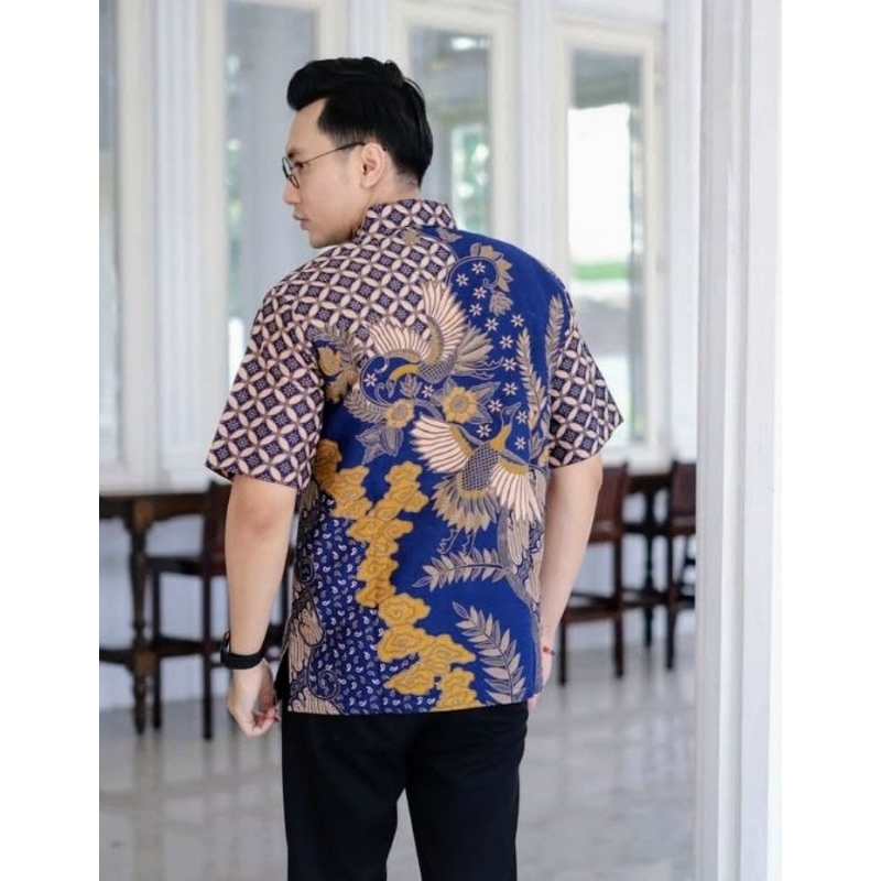 Kemeja Batik Pria Lengan Pendek Kombinasi Motif Burung Slim Fit Navy Gold"