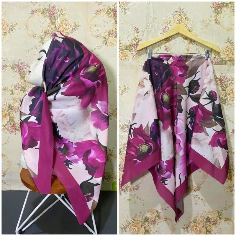 KERUDUNG SEGI EMPAT VOAL MOTIF HIJAB SUBLIME KODE 176 BUNGA  PINK UNGU
